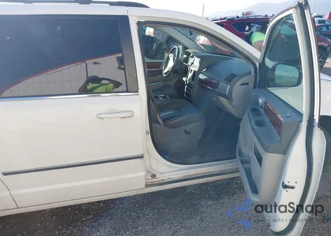 2009 Chrysler Town & Country Touring from USA, damaged, VIN 2A8HR54199R512957